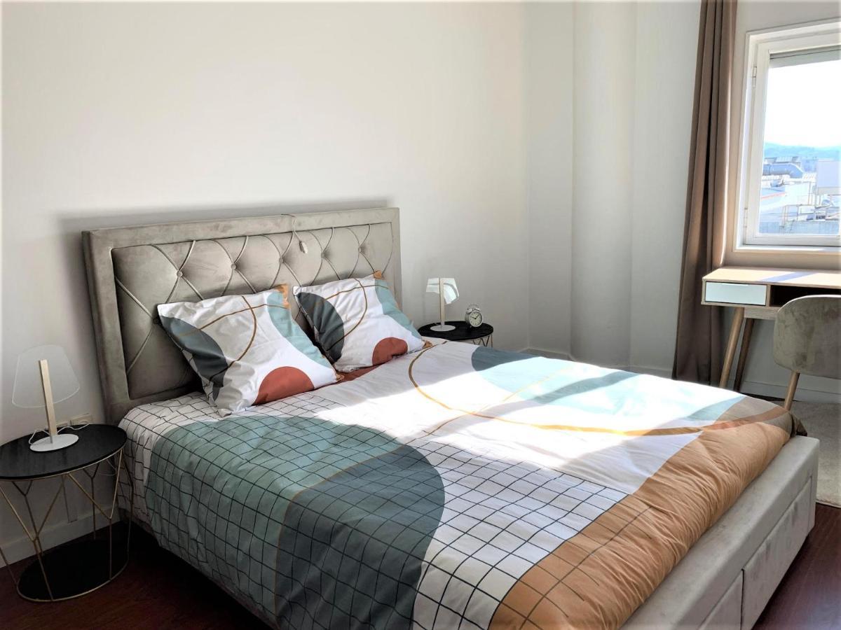 Апартаменти Charm City Center Apt 140M2 & Free Parking Брага Екстер'єр фото