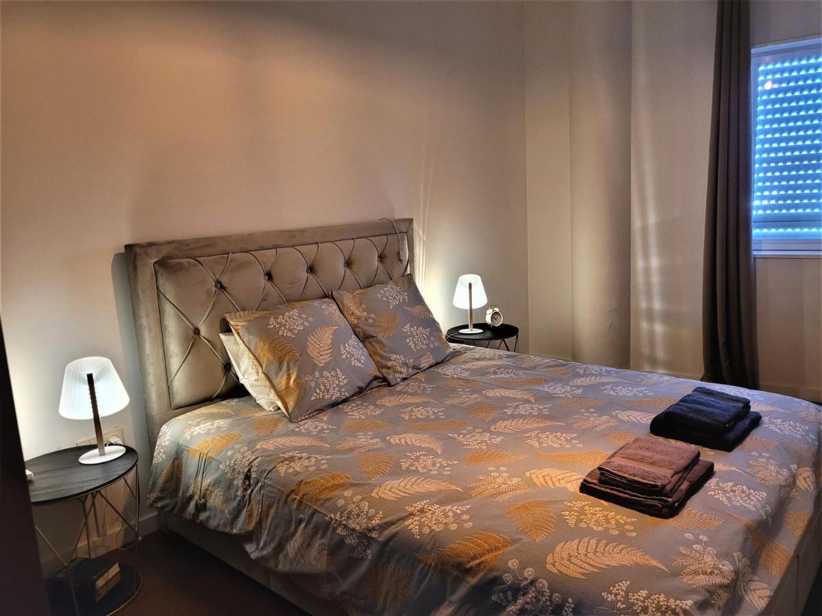 Апартаменти Charm City Center Apt 140M2 & Free Parking Брага Екстер'єр фото